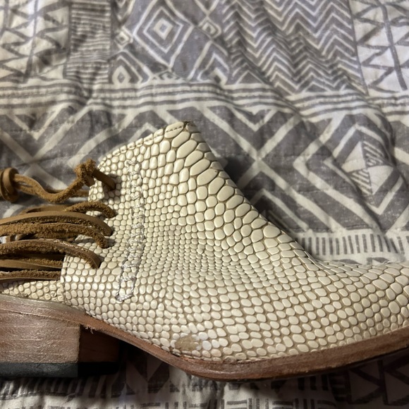 Freebird by Steven booties - Picture 2 of 5